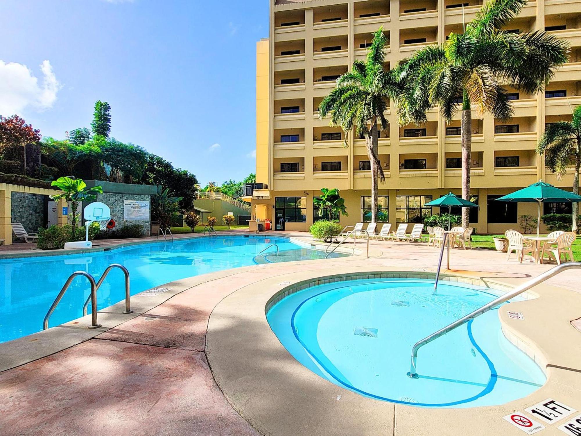 กวม พลาซา รีสอร์ต แอนด์ สปา Hotel ทูมอน ภายนอก รูปภาพ