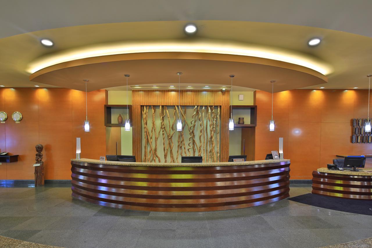 กวม พลาซา รีสอร์ต แอนด์ สปา Hotel ทูมอน ภายนอก รูปภาพ